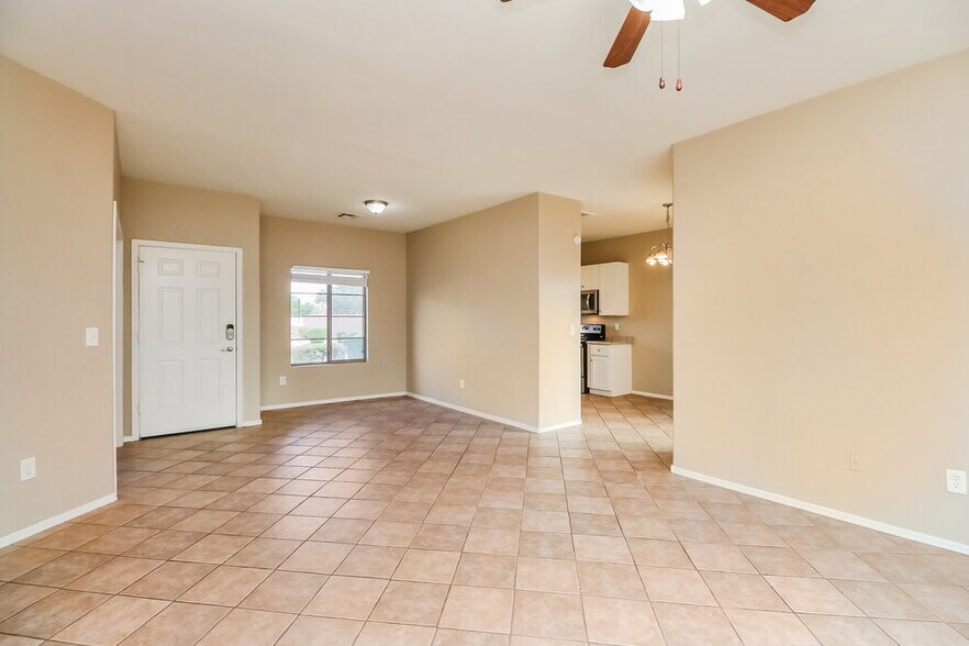 Building Photo - 1575 E Baylor Ln