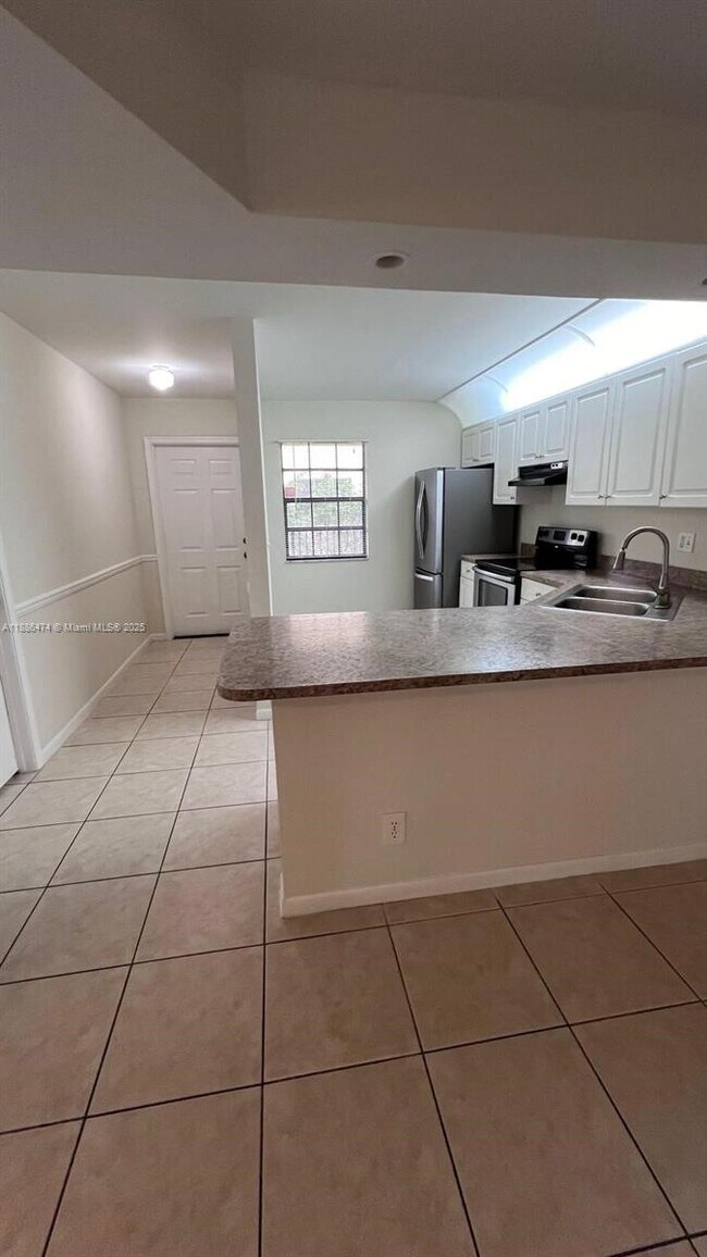 Building Photo - 4310 Crystal Lake Dr