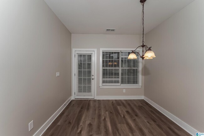 Building Photo - 6025 Kelly Creek Cir