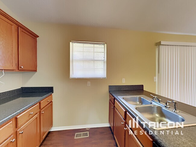 Building Photo - 2053 Stablewood Cove
