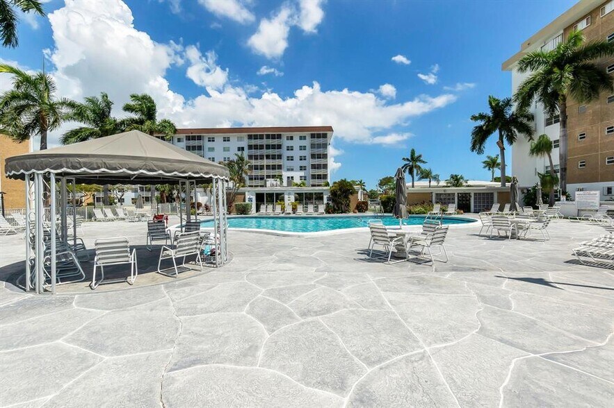 Building Photo - 2970 NE 16th Ave