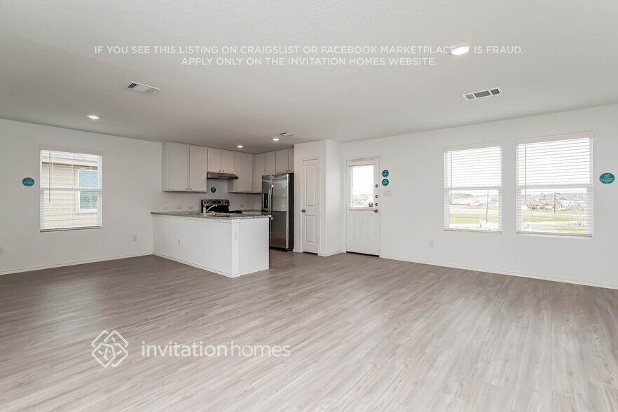 Building Photo - 129 Parish Ln