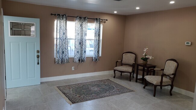 Building Photo - 651 16th St NW