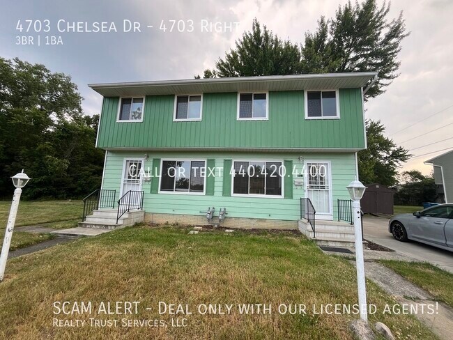 Primary Photo - 3 bed 1 bath Duplex