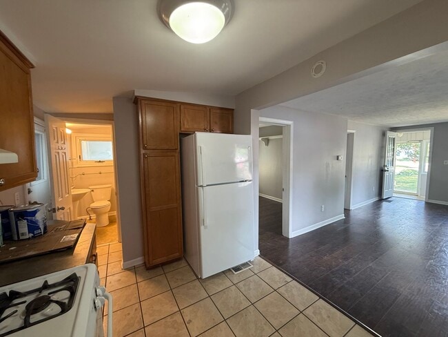 Building Photo - Charming 2-Bedroom Home in Godwin Heights ...