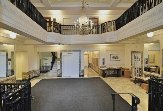 Building Photo - 464 Commonwealth Ave