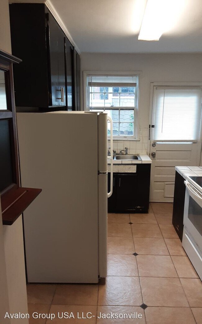 Building Photo - 2 br, 1 bath House - 8052 Hawthorne St