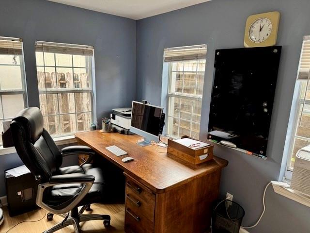 Building Photo - 4214 Bellvue Ave