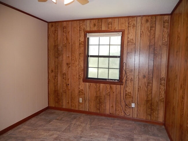 Building Photo - 171 Bear Creek Rd