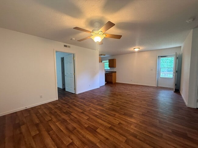 Building Photo - 3-Bedroom Home in Algood with Shaded Backyard