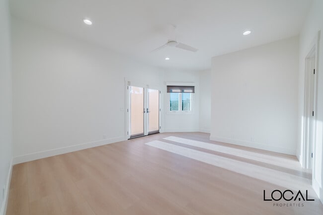 Building Photo - 801 N Rios Ave