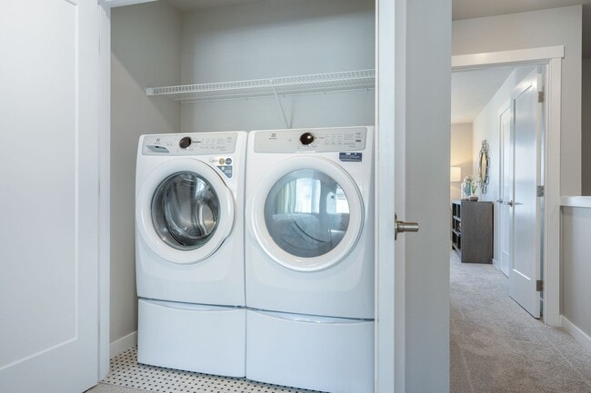 Building Photo - 4 Bed | 3.5 Bathroom | 1840 Sq Ft | $3,400