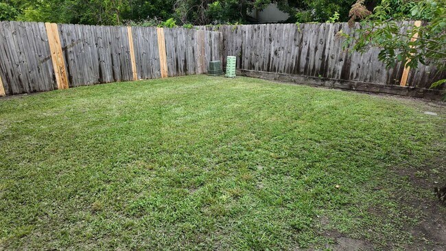 Building Photo - 3032 La Estancia Ln