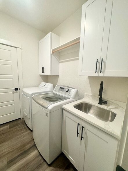 Building Photo - 706 Cirrus Ln