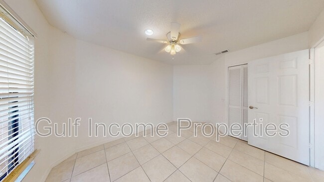 Building Photo - 704 49th St E