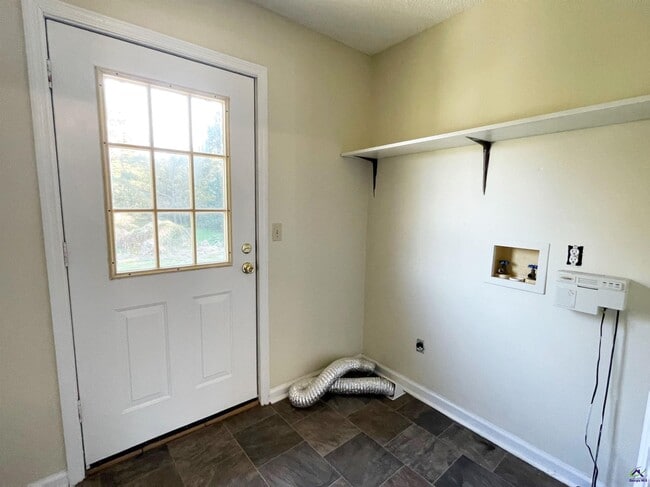 Building Photo - 146 Daisy Adams Rd