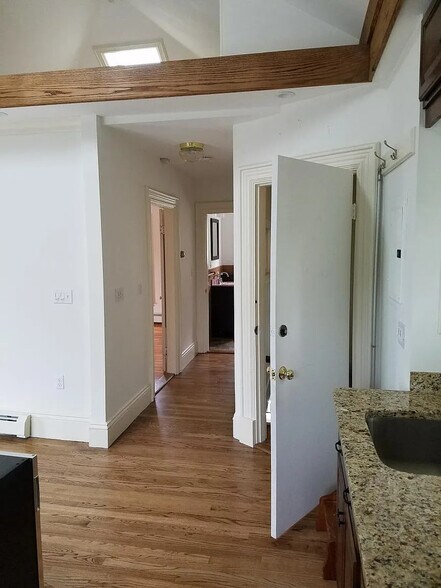 Building Photo - 34 Claremont Ter