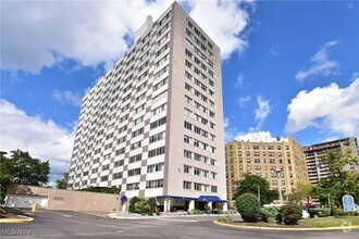 Building Photo - 12520 Edgewater Dr