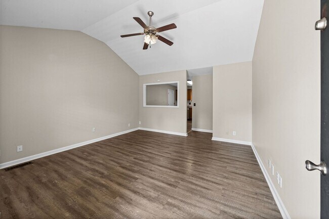 Building Photo - Pet Friendly Three Bedroom!