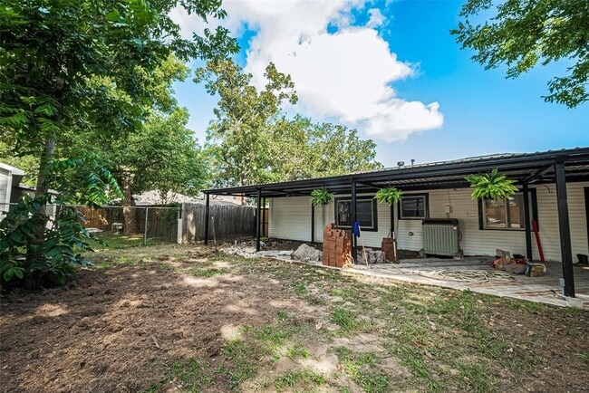 Building Photo - 1308 W Dumble St