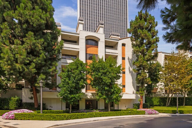 Building Photo - 2112 Century Park Ln