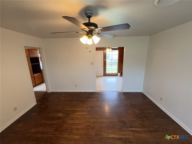 Building Photo - 3312 Lake Travis Ave