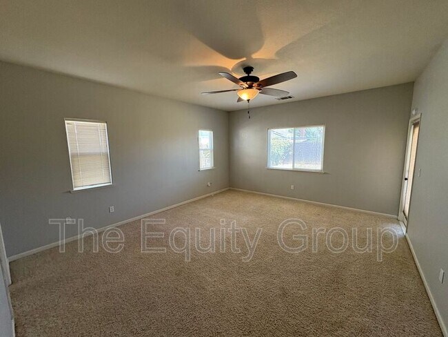 Building Photo - 524 Mallard Ave