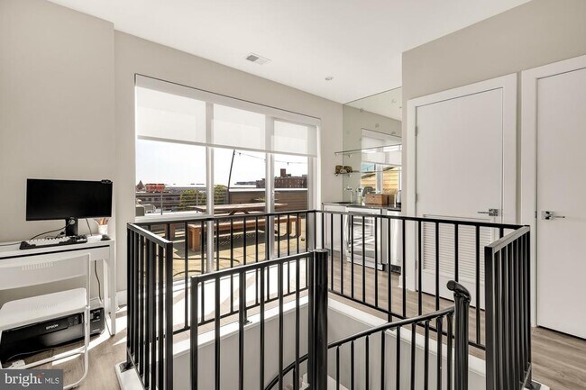 Building Photo - 1311 13th St NW