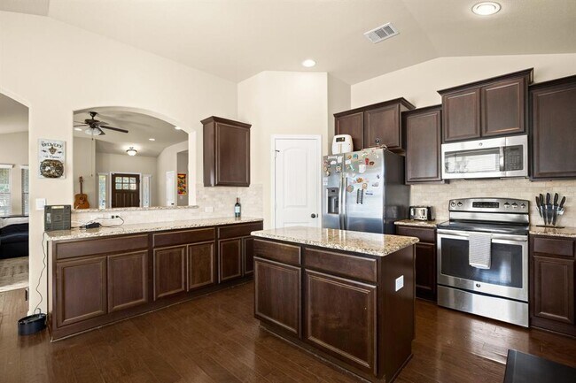 Building Photo - 820 Bryce Canyon Dr