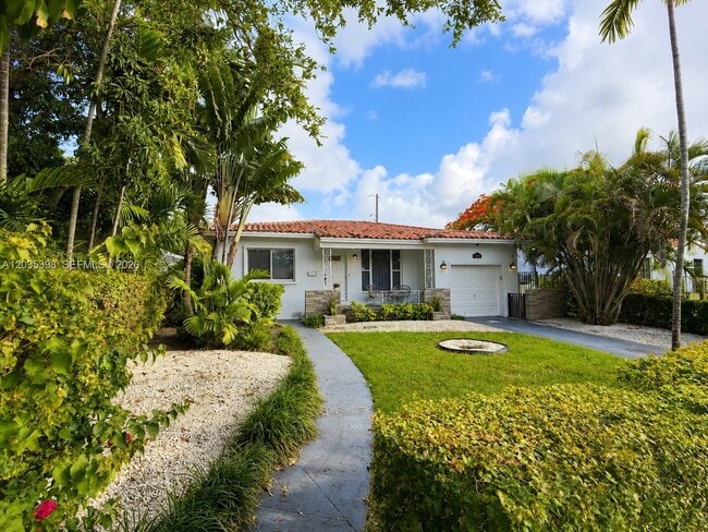Building Photo - 155 Ponce de Leon Blvd