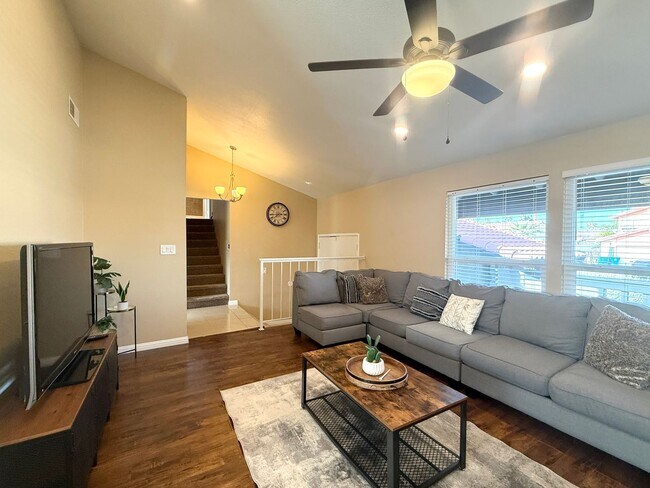 Building Photo - Fully Furnished 4 Bedroom Home! NO HOA! Park up to 6 vehicles! Pool and Spa! Close to Spring Moun...