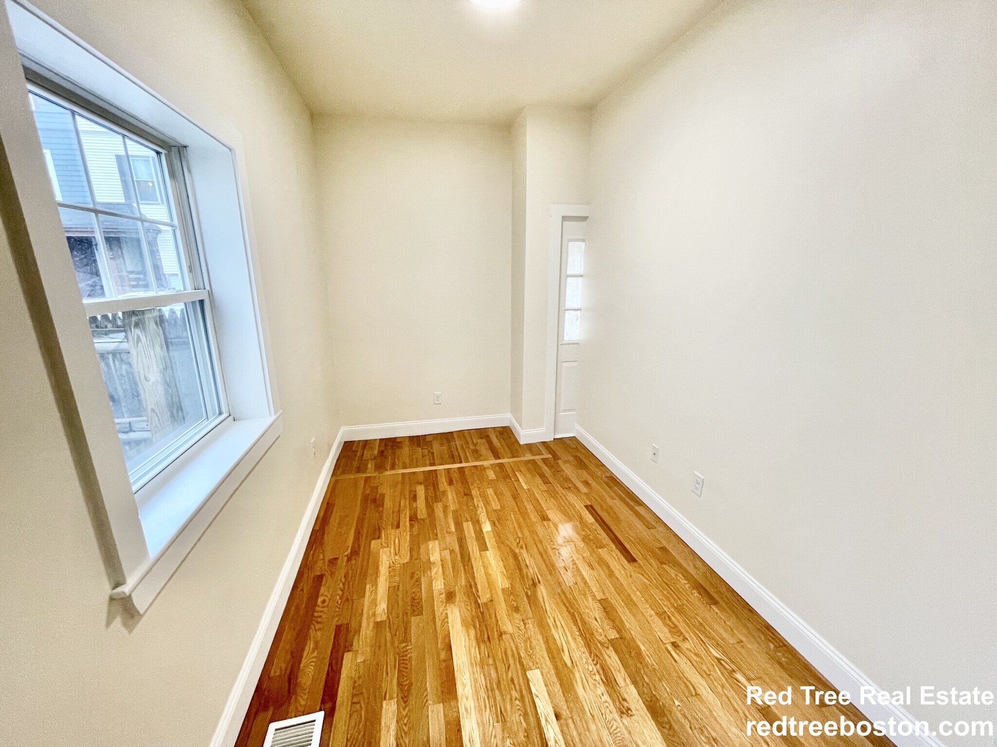 Building Photo - 523 E 3rd St