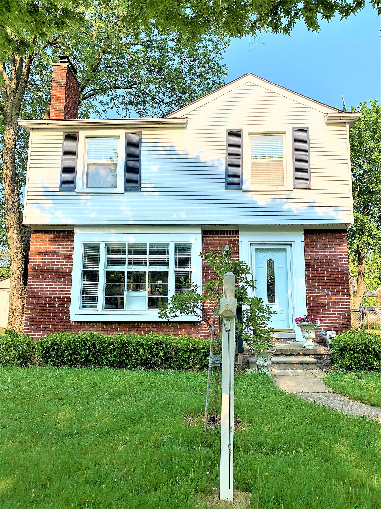 Building Photo - 1527 S Eton St