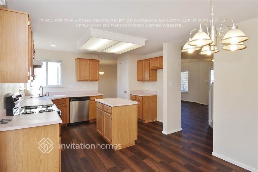 Building Photo - 5822 W 114th Pl