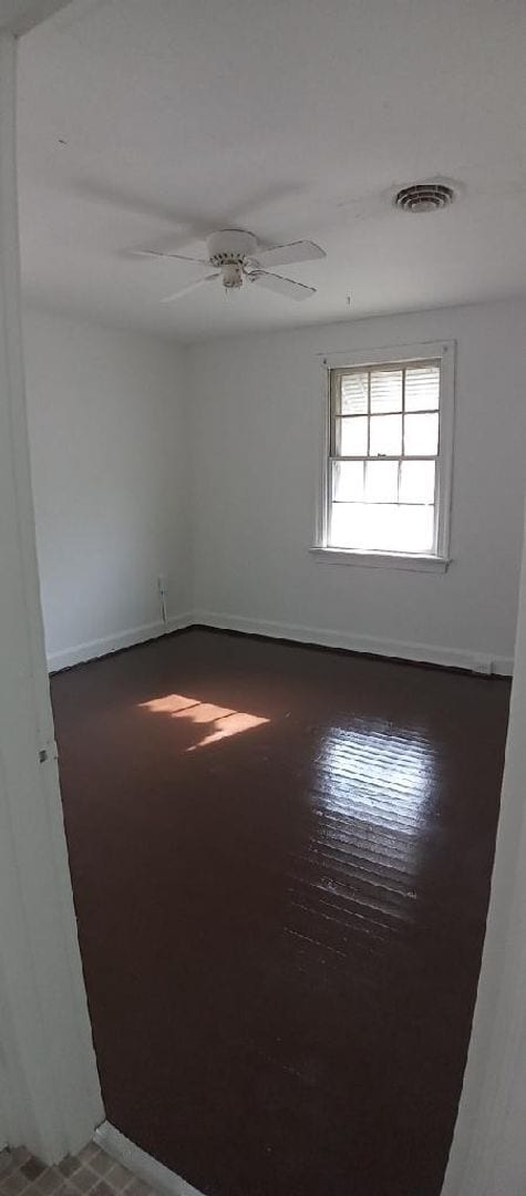 Building Photo - 2 Bedroom 1 Bath Available to Rent for $72...