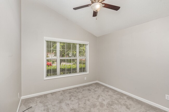 Building Photo - 3 Bedroom 2 Bathroom Home in Walden Creek