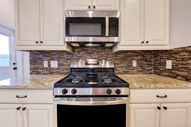 Building Photo - 13227 Clover Creek Point Ln