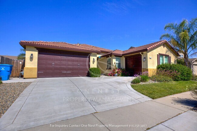 Building Photo - Offering a 6 Month Lease | 4 Bedroom 3 Bathroom Plumas Lake Beauty!