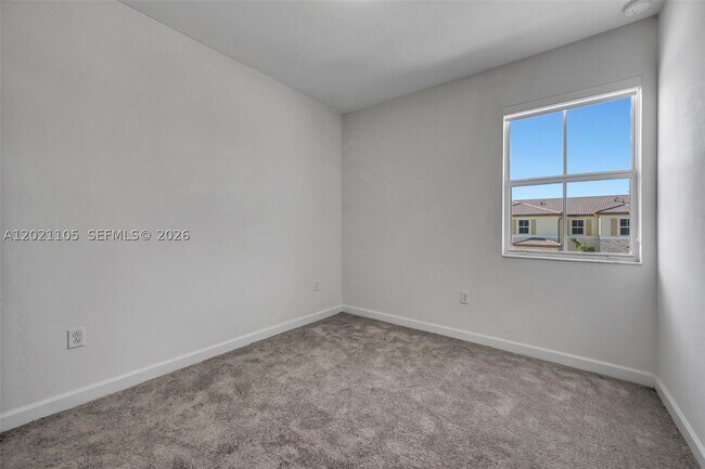 Building Photo - 2854 SE 25th Ave