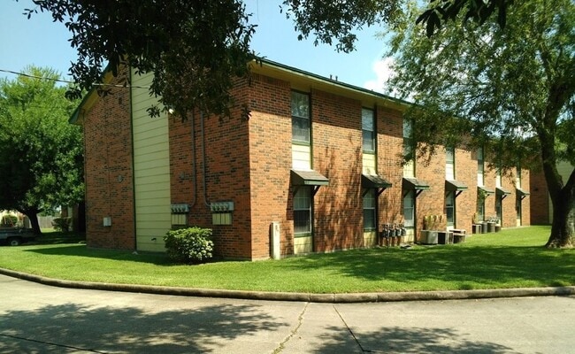 Building Photo - 15027 Quail Ridge Rd