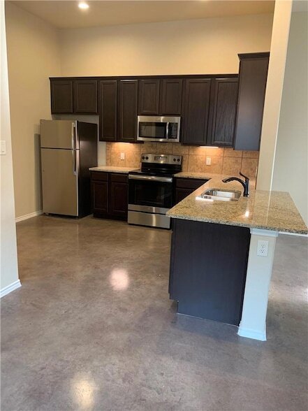 Building Photo - 379 Joanne Lp