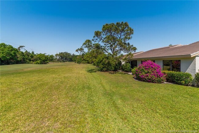 Building Photo - 2621 SW Egret Pond Cir