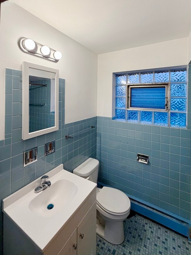 Building Photo - 2631 N 74th Ave