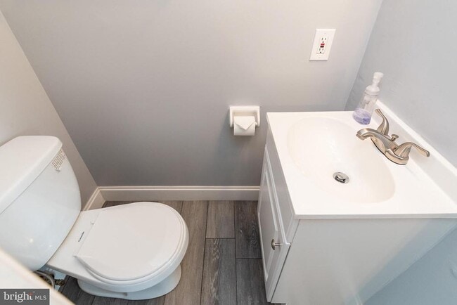 Building Photo - 37 Cardor Ct