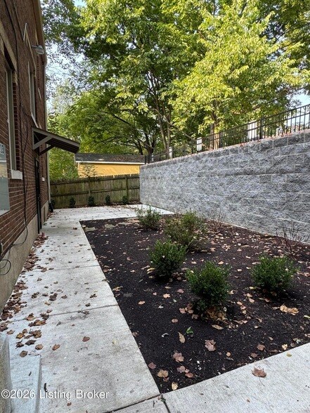 Building Photo - 2113 Speed Ave