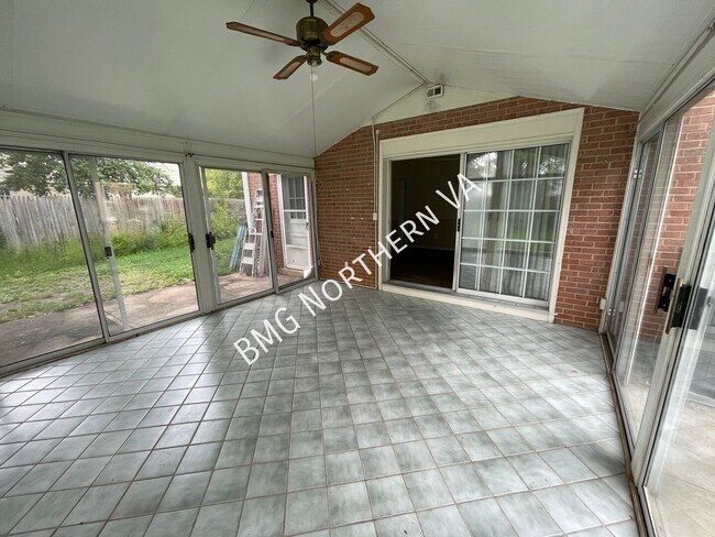 Building Photo - 7905 Lewinsville Rd