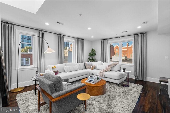 Primary Photo - 1514 8th St NW