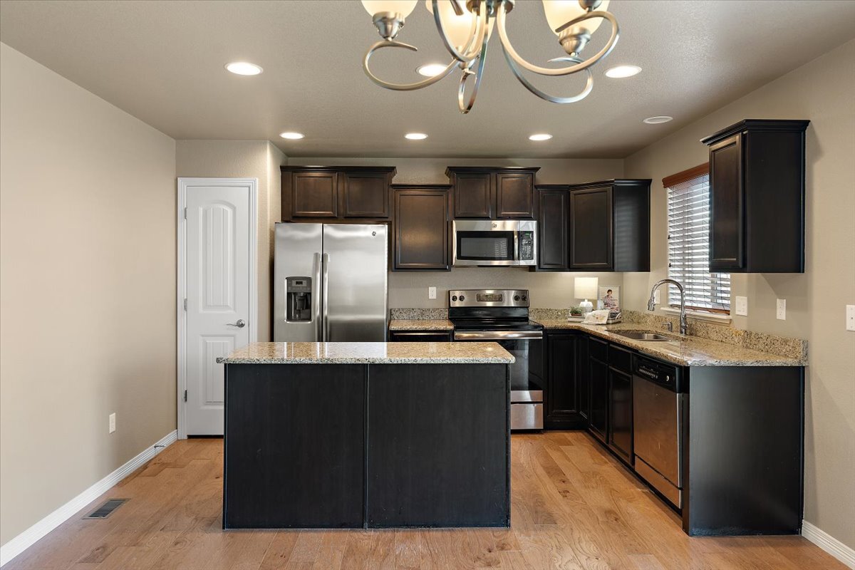 Building Photo - 6137 Popper Dr