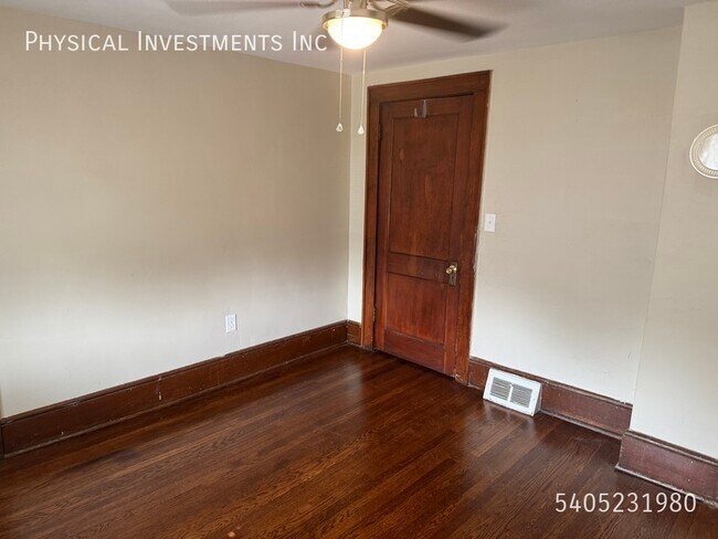 Building Photo - 1729 Moorman Ave NW