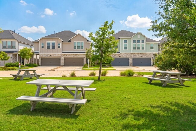 Building Photo - 5634 Amber Brook Ln